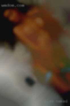 Couples naked for FWB, NTR, or NSA plays.