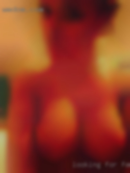Looking for females near and/or horny couples from Stamford CT.